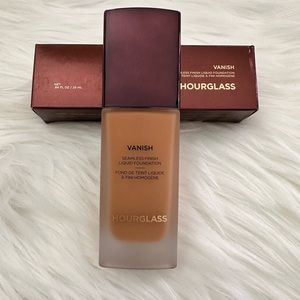 NEW Hourglass Vanish Foundation in Natural Amber